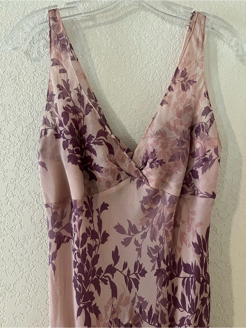 Jones New York Floral V-Neck Dress in Blush and Plum Lilac Butterfly 100% Silk